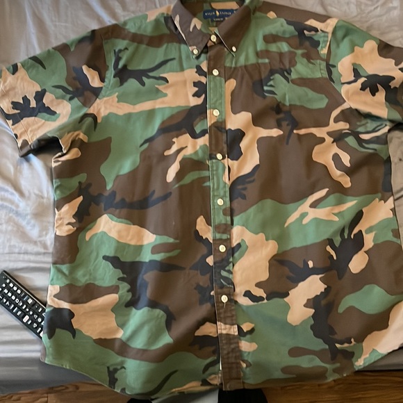 RALPH LAUREN POLO SHIRT - Picture 2 of 3